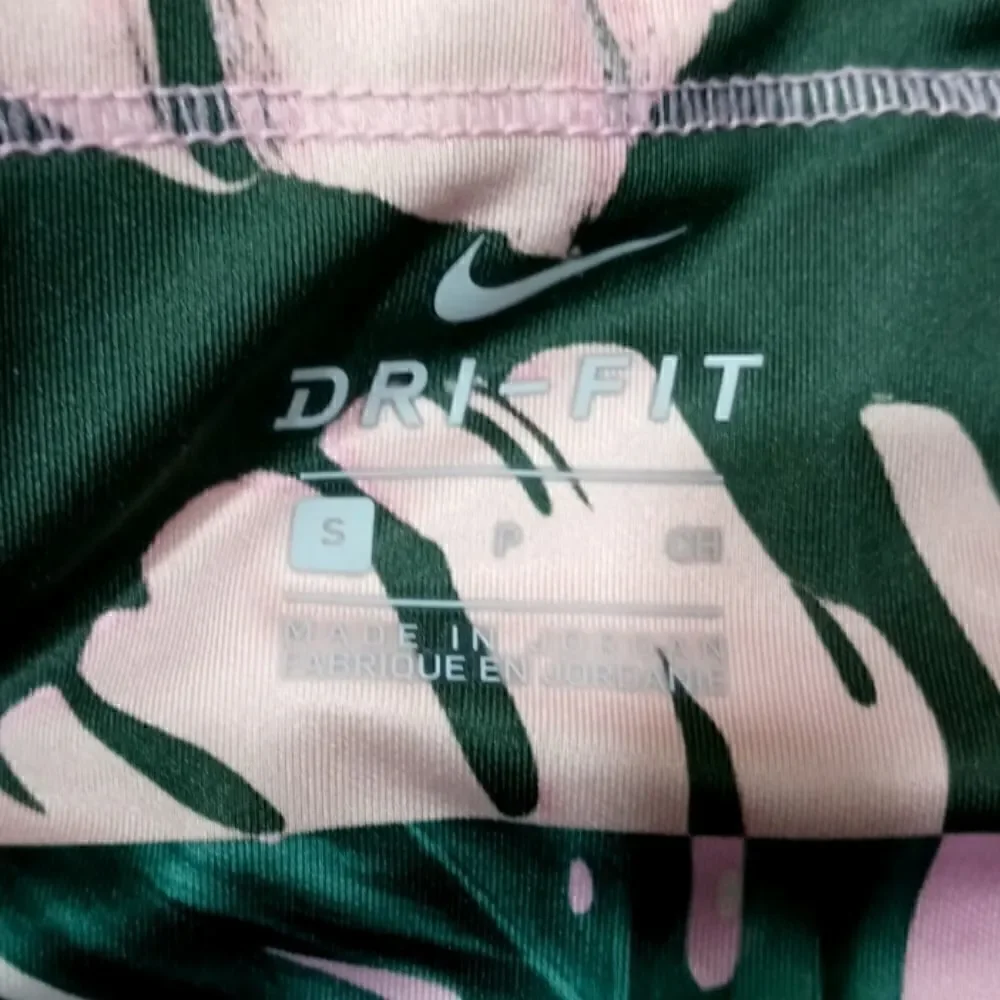 Nike size essentials design